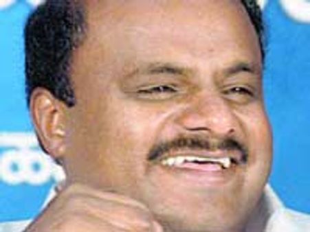 ರೌಡಿ ಅಭ್ಯರ್ಥಿಗಳಿಗೆ ಕುಮ್ಮಿ ಸಮರ್ಥನೆ