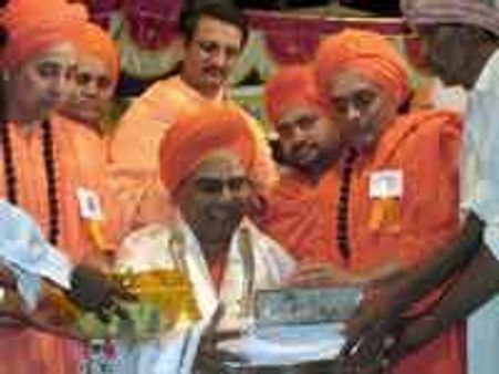 ಜೀವನ ಸಾರ್ಥಕ ಅದಕ್ಕೆ ಸಮಾಜ ಸೇವೆ ಪೂರಕ