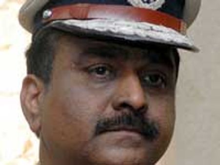 ವಾರಣಾಸಿ ಪುರೋಹಿತರ ಕೈಗೆ ಕೋಳ!