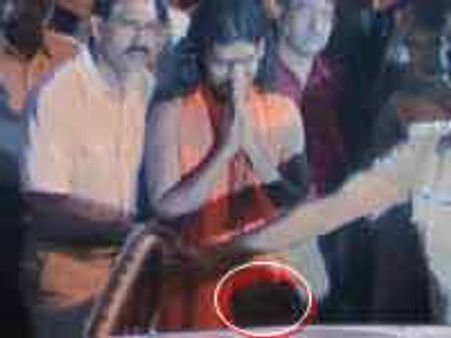 ನಿತ್ಯಾನಂದನಿಗೆ ರಾಮನಗರದಲ್ಲಿ ಚಪ್ಪಲಿ ಸೇವೆ!