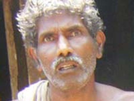 ತೆಂಗಿನಸಿಪ್ಪೆ ಸುಲಿಯುವ ಬಜಗೋಳಿ ವಿಠಲ