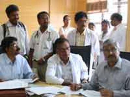 ಮೆಡಿಕಲ್ ಕಾಲೇಜಿಗೆ ಎಂಸಿಐ ದಿಢೀರ್ ದಾಳಿ