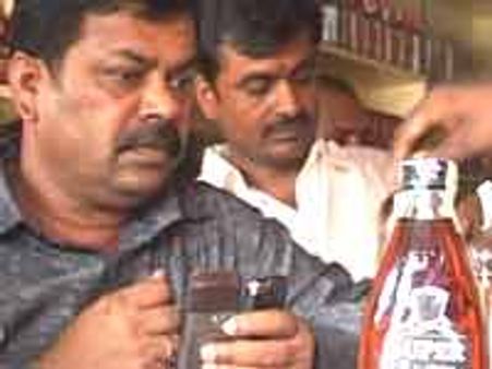 ಬಾಲಕನಿಗೆ ಬ್ರ್ಯಾಂಡಿ ಕುಡಿಸಿದ ರೇಣುಕಾ