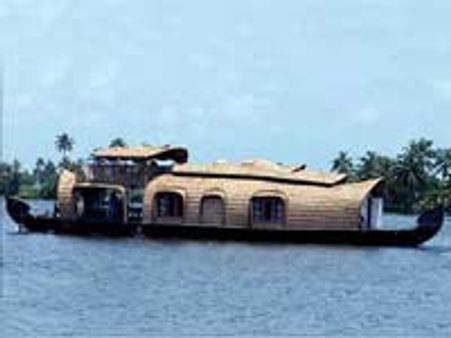 ಪ್ರವಾಸಿಗರನ್ನು ಸೆಳೆಯುವಲ್ಲಿ ಕೇರಳ ಸೈ