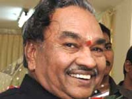 ರಾಜ್ಯಪಾಲರೇ ರಾಜಕಾರಣ ಮಾಡ್ಬೇಡಿ : ಈಶ್ವರಪ್ಪ