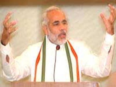 ನಕ್ಸಲೀಯರನ್ನು ಮನುಷ್ಯರಂತೆ ಕಾಣಿ: ಮೋದಿ