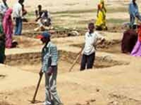 ಖಜಾನೆ ಲೂಟಿಗೆ ಗ್ರಾಮ ಪಂಚಾಯಿತಿ ಸಜ್ಜು