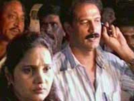 ಅಗಸನಿಗೆ ಒಂದು ನ್ಯಾಯ,ಅರಸನಿಗೆ ಒಂದು ನ್ಯಾಯ