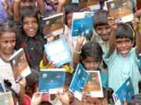 ಅವಿರತದಿಂದ ಗ್ರಾಮೀಣ ಮಕ್ಕಳಿಗೆ ಪುಸ್ತಕ ವಿತರಣೆ