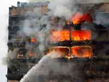 ಬೆಂಕಿಯ ಗರ್ಭದಲ್ಲಿ ಸಿಲುಕಿದ ಶಾರ್ಜಾದ ಕಟ್ಟಡ