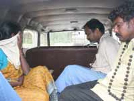 ಗಂಡನ ಕೊಲೆಗೆ ಮಂತ್ರವಾದಿ ಮೊರೆಹೋದ ಹೆಂಡತಿ