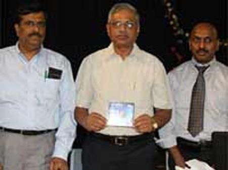 ಅಕ್ಕಳನ್ನು ಹಾಡಿಹೊಗಳಿದ ಅರಸ್ ಮತ್ತು ಮನು ಬಳಿಗಾರ್