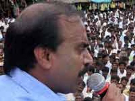 ಊಟ ತಿಂಡಿಗಾಗಿ ಕಾಂಗ್ರೆಸ್ಸಿಗರ ಪಾದಯಾತ್ರೆ : ರೆಡ್ಡಿ