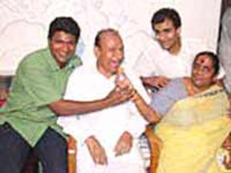 ಅಮಾಸೆ ದಿನ ಬಂದ್ರೆ ರಾಜ್ ನೆನಪು ಬರ್ತದೆ