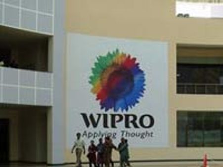 ವೀಸಾ ಶುಲ್ಕ ಹೆಚ್ಚಳ ಕಂಪೆನಿಗಳಿಗೆ ನುಂಗಲಾರದ ತುತ್ತು