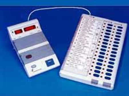 ಭಾರತದ ವೋಟಿಂಗ್ ಯಂತ್ರ ಸರಿಯಿಲ್ಲ : ಐಟಿ ತಜ್ಞರು