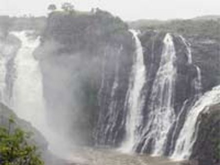 ಪ್ರವಾಸಿಗನೇ ನೋಡು ಬಾ ಭರಚುಕ್ಕಿ ನರ್ತನ