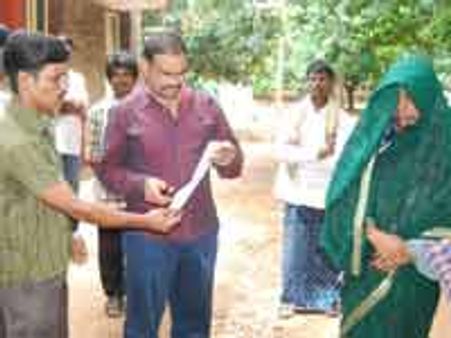 ಏಡ್ಸ್ ಬಾಧಿತರನ್ನು ಮುಟ್ಟಲೊಲ್ಲದ ವೈದ್ಯ