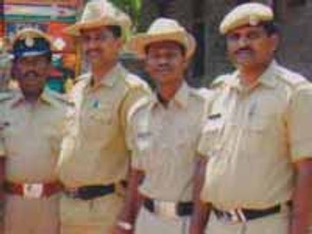 ಪೊಲೀಸರು ರಾಜಕೀಯ ಜೀತದಾಳುಗಳೇನಲ್ಲ
