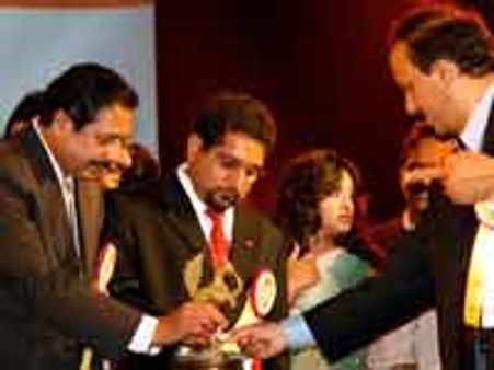 ಅಮೆರಿಕ ನ್ಯೂಸ್ ನೆಟ್‌ವರ್ಕ್ ಸಮೀಕ್ಷೆಯ ಹೈಲೈಟ್ಸ್