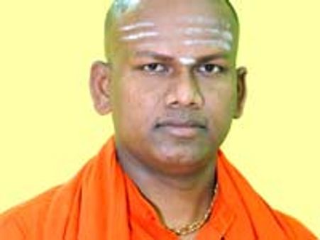 ಬ್ರಾಹ್ಮಣರ ಕೇರಿಯಲ್ಲಿ ಮಾದಾರ ಸ್ವಾಮೀಜಿ ನಡಿಗೆ