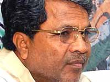 ಸೋಲಿನ ಹೊಣೆಹೊತ್ತು ಸಿದ್ದರಾಮಯ್ಯ ಮನೆಗೆ