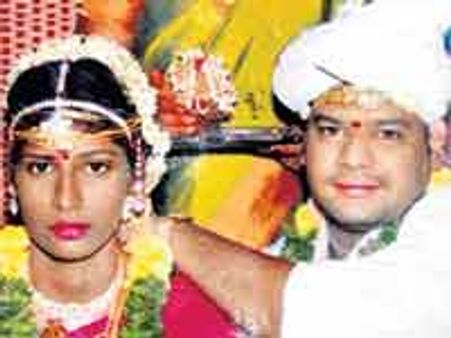 ದಂಪತಿ ಆತ್ಮಹತ್ಯೆ, ಕಾರಣ ಇನ್ನೂ ನಿಗೂಢ