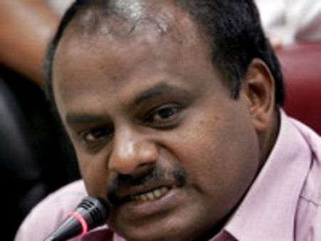 ಹಣಕ್ಕೆ ಬಾಯಿ ಬಿಡುತ್ತಿರುವ ಮಠಮಾನ್ಯಗಳು : ಎಚ್ಡಿಕೆ