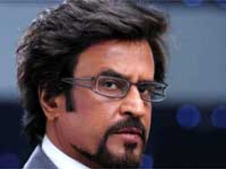 ಎಂದಿರನ್ ಸಿನಿಮಾ ಟಿಕೆಟ್ಟಿಗೆ ಹಾಹಾಕಾರ, ಲಾಠಿ ಛಾರ್ಜ್