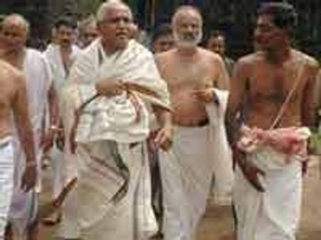 ಕೇರಳ ತಳಿಪರಂಬು ರಾಜರಾಜೇಶ್ವರಿಗೆ ಅಡ್ಡಬಿದ್ದ ಯಡ್ಡಿ