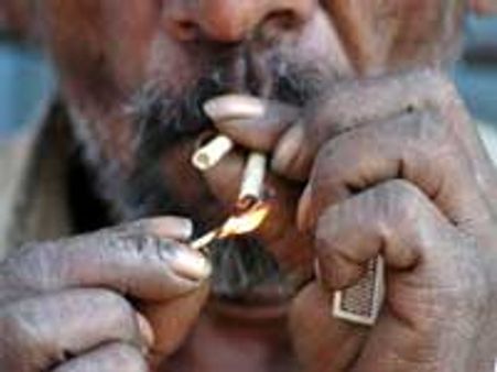 ನೀ ಸುಟ್ಟ ಸಿಗರೇಟುಗಳ ಲೆಕ್ಕ ಪಕ್ಕದವನ ನೋಡಿ ಯಮ ನಕ್ಕ!