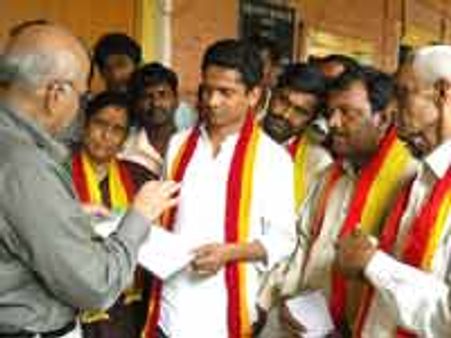 ಮೈಸೂರು : ಮತಾಂತರಕ್ಕೆ ಯತ್ನ, ಕರವೇ ದಾಳಿ