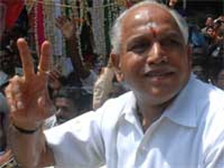 ಮುಖ್ಯಮಂತ್ರಿ ಗದ್ದುಗೆ ಮೇಲೆ ಯಡಿಯೂರಪ್ಪ ಉಡದ ಪಟ್ಟು