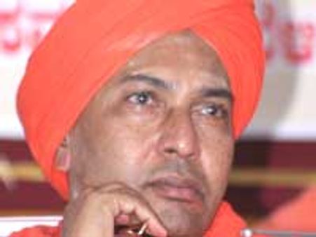 ಯಡಿಯೂರಪ್ಪಗೆ ಮುಂದುವರಿದ ಮಠಾಧಿಪತಿಗಳ ಬೆಂಬಲ