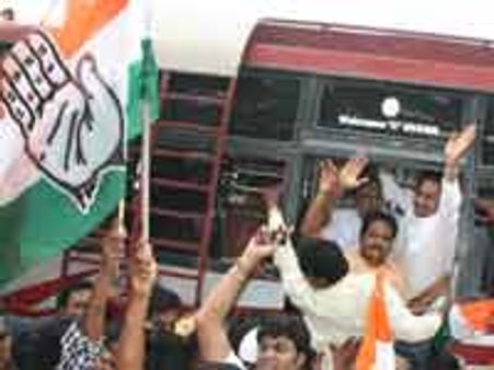 ಯಡಿಯೂರಪ್ಪ ವಿರುದ್ಧದ ಶಿಕಾರಿಪುರ ಬಂದ್ ಯಶಸ್ವಿ