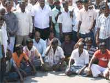 ಈ ರಸ್ತೆಯಲ್ಲಿ ಇನ್ನೆಷ್ಟು ಜನ ಸಾಯಬೇಕು ?