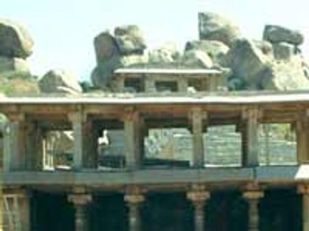 ಗತ ಇತಿಹಾಸಕ್ಕೆ ಸಾಕ್ಷಿಯಾದ ಹಂಪಿ ಉತ್ಸವ