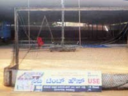 ನೆಹರೂ ಕ್ರೀಡಾಂಗಣ ದುರ್ಬಳಕೆ, ಪ್ರತಿಭಟನೆ