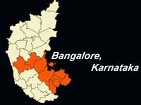 ನಗರದಲ್ಲಿ ಗೋಡೆ ಕುಸಿದು 9 ಜನರ ದುರ್ಮರಣ