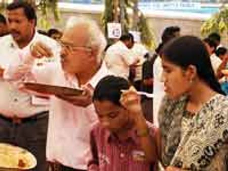 ಸಮ್ಮೇಳನದಲ್ಲಿ ಊಟಕ್ಕಿಂತ ಉಪ್ಪಿನಕಾಯಿ ವಾಸಿ!