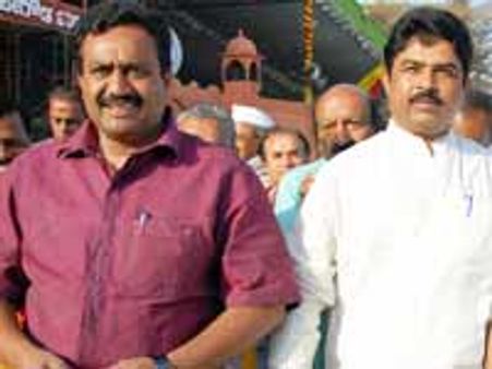 ಸಮ್ಮೇಳನದಲ್ಲಿ ಅಶೋಕ್, ಅಶ್ವಥ್ ಮಿಂಚಿಂಗ್