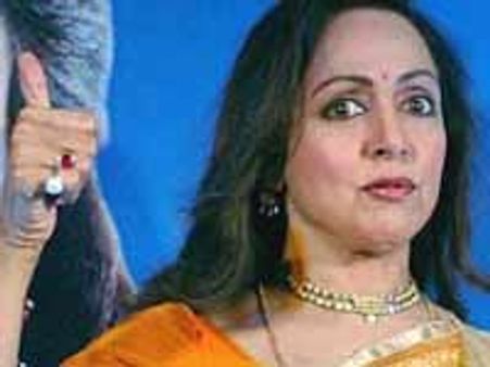 ರಾಜ್ಯಸಭೆಗೆ ಕನ್ನಡಿಗರ ಬದಲು ಕನಸಿನ ಕನ್ಯೆ ಏಕೆ?