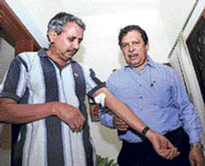 ದಕ್ಷ ಅಧಿಕಾರಿಯ ಮೇಲೆ ಕಾರ್ಪೊರೇಟರ್ ದೈಹಿಕ ಹಲ್ಲೆ