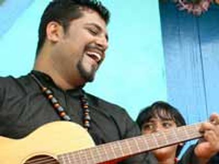 ಸಿಲಿಕಾನ್ ವ್ಯಾಲಿಯಲ್ಲಿ ರಘು ದೀಕ್ಷಿತ್ ಗುಡುಗುಡಿಯ ಸೇದಿ ನೋಡು