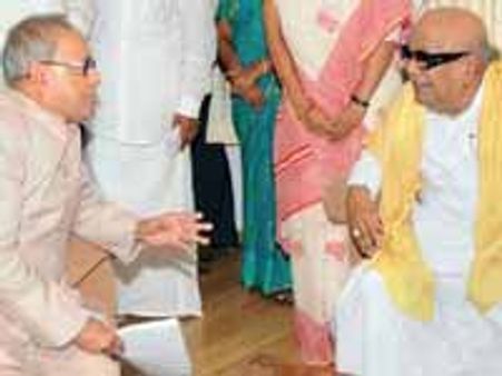 ಕಾಡಿದೆ ರಾಜಕೀಯ ಅಸ್ಥಿರತೆ: ಇಳಿದಿದೆ ಸೆನ್ಸೆಕ್ಸ್