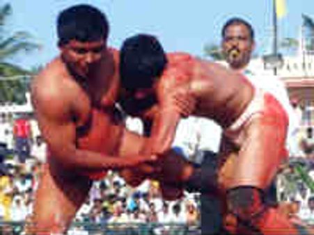 ವಿಶ್ವ ಕನ್ನಡ ಕುಸ್ತಿ: ತೊಡೆತಟ್ಟಿ ನಿಂತ ವಿದೇಶೀ ಪೈಲ್ವಾನರು