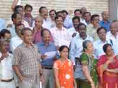 ಬೇಡಿಕೆ ಆಗ್ರಹಿಸಿ ವೈಶ್ಯ ಬ್ಯಾಂಕ್ ನೌಕರರ ಹರತಾಳ