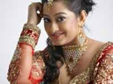 ಯುಎಇ ಚುಟುಕು ಸಮ್ಮೇಳನದಲ್ಲಿ ತೇಜಸ್ವಿನಿ ಥಳಕು