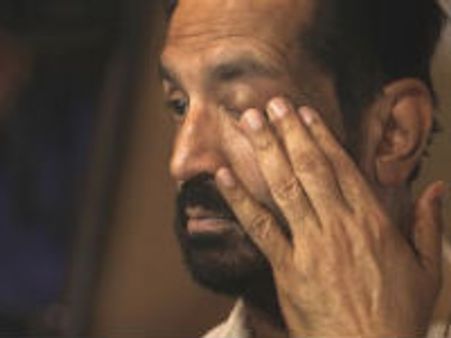 ಸುರೇಶ್ ಕಲ್ಮಾಡಿ ಮೇಲೆ ಬಿತ್ತು ಚಪ್ಲಿ ಏಟು !