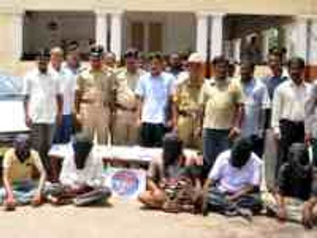 ಬಳ್ಳಾರಿ ಪೊಲೀಸರಿಂದ ಆಂಧ್ರದ ಐವರು ನಕ್ಸಲರ ಬೇಟೆ